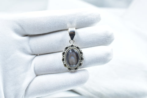 Handmade Black Shell 925 Sterling Silver Pendant